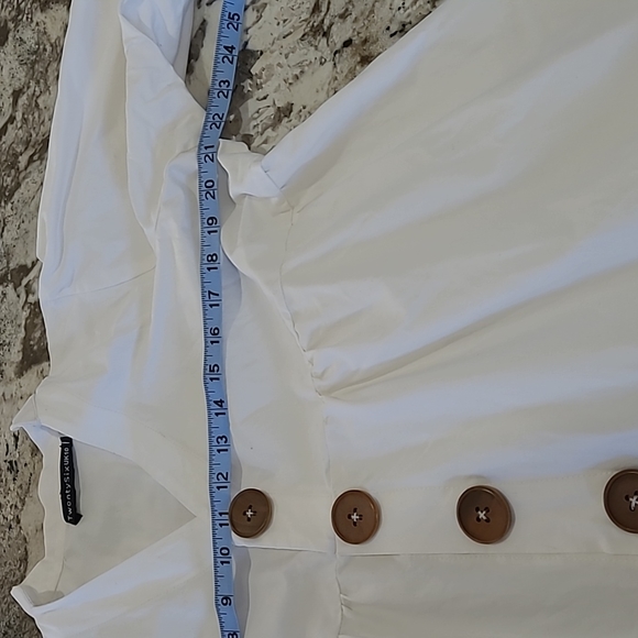 White puffy dress - Picture 4 of 6